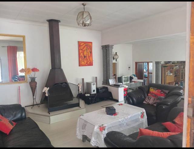 3 BEDROOM HOUSE FOR SALE IN VERWOERDPARK
